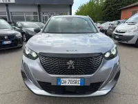 Usado Peugeot 2008 Allure 131 CV (96 kW) 2022 Gris SUV