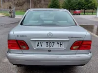 Usata Mercedes E300 147 CV (108 kW) 1998 Grigio Berlina