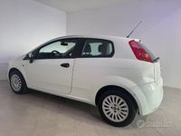 Usata Fiat Grande Punto 65 CV (47 kW) 2009 Bianco Utilitaria