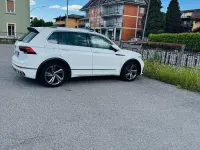 Usata VW Tiguan R-line 150 CV (110 kW) 2022 Bianco SUV