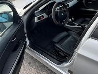 Usata BMW 320 Shadowline 163 CV (119 kW) 2005 Grigio Station wagon