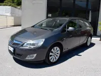 Usata Opel Astra Cosmo 125 CV (91 kW) 2011 Grigio Station wagon