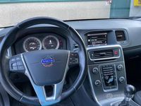 Usata Volvo V60 Momentum 115 CV (84 kW) 2013 Nero Station wagon