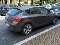 Usata Opel Astra 2010 Blu Berlina
