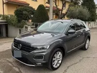 Usata VW T-Roc 150 CV (110 kW) 2018 Grigio SUV