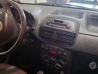Usata Fiat Punto Dynamic 80 CV (58 kW) 2005 Utilitaria