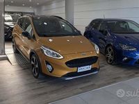 Usata Ford Fiesta Active 101 CV (74 kW) 2018 Arancione Berlina