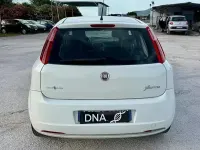 Usata Fiat Grande Punto 75 CV (55 kW) 2010 Bianco Utilitaria