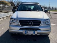 Usata Mercedes ML430 272 CV (200 kW) 2000 Argento SUV