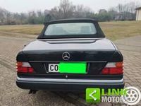 Usata Mercedes E300 188 CV (138 kW) 1993 Nero Cabrio