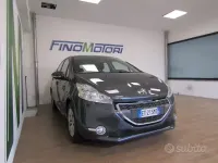 Usata Peugeot 208 82 CV (60 kW) 2013 Grigio Utilitaria