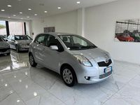 Usata Toyota Yaris Sol 69 CV (50 kW) 2008 Grigio Berlina
