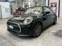 Usata Mini ONE 75 CV (55 kW) 2022 Nero Utilitaria