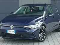 Usata VW Golf VIII Life 110 CV (80 kW) 2023 Blu Berlina