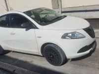 Usata Lancia Ypsilon 69 CV (50 kW) 2015 Bianco Utilitaria