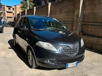 Usata Lancia Ypsilon 69 CV (50 kW) 2015 Blu Utilitaria