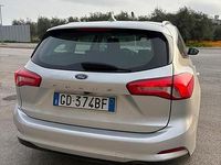 Usata Ford Focus 120 CV (88 kW) 2020 Grigio Station wagon