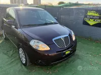 Usata Lancia Ypsilon 77 CV (56 kW) 2011 Viola Utilitaria