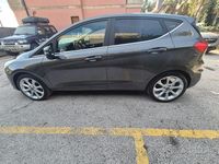 Usata Ford Fiesta Vignale 85 CV (62 kW) 2018 Grigio Berlina