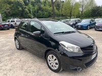 Usata Toyota Yaris 69 CV (50 kW) 2012 Nero Utilitaria