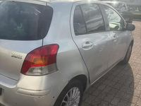Usata Toyota Yaris 87 CV (63 kW) 2009 Grigio Utilitaria