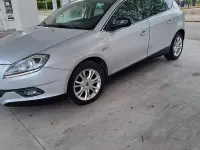 Usata Lancia Delta 120 CV (88 kW) 2012 Grigio Utilitaria