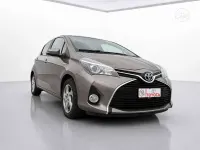Usata Toyota Yaris Hybrid Active 75 CV (55 kW) 2016 Other Berlina