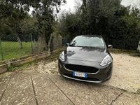 Usata Ford Fiesta 85 CV (62 kW) 2017 Grigio Berlina