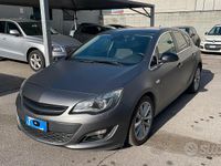 Usata Opel Astra Cosmo 110 CV (80 kW) 2013 Grigio Berlina