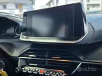 Usata Peugeot 208 Allure 102 CV (75 kW) 2021 Bianco Utilitaria