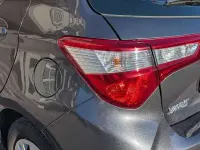 Usata Toyota Yaris Hybrid Cool 73 CV (53 kW) 2019 Argento Berlina