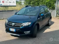 Usata Dacia Sandero Stepway 90 CV (66 kW) 2016 Blu Berlina