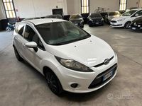Usata Ford Fiesta Titanium 68 CV (50 kW) 2009 Bianco Utilitaria