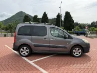 Gebraucht Peugeot Partner Tepee Outdoor 112 PS (82 kW) 2012 Grau Van / Kleinbus