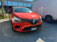 Usata Renault Clio V Equilibre 65 CV (47 kW) 2023 Arancione Berlina