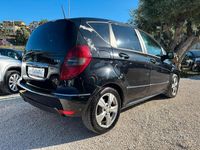 Usata Mercedes A180 109 CV (80 kW) 2011 Nero Utilitaria