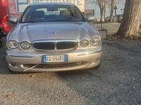 Usata Jaguar X-type 196 CV (144 kW) 2003 Argento Berlina