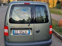 Usata VW Caddy 105 CV (77 kW) 2010 Verde Monovolume