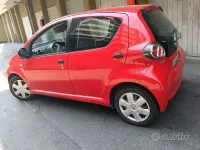 Usata Toyota Aygo 68 CV (50 kW) 2010 Rosso Utilitaria