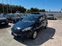 Usado Ford Fiesta 95 CV (69 kW) 2015 Azul Utilitario