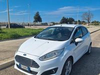 Usata Ford Fiesta Titanium 75 CV (55 kW) 2014 Bianco Utilitaria
