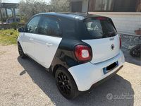 Usado Smart ForFour Passion 90 CV (66 kW) 2017 Blanco Utilitario