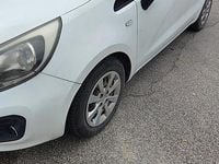 Usata Kia Rio EX 90 CV (66 kW) 2012 Bianco Berlina