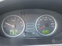 Usata Ford Fiesta 80 CV (58 kW) 2002 Grigio Utilitaria