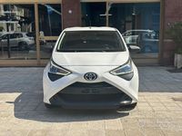 Usata Toyota Aygo Connect Style 72 CV (52 kW) 2021 Bianco Utilitaria