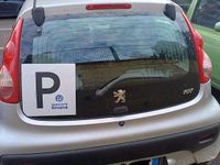 Usata Peugeot 107 54 CV (39 kW) 2006 Argento Utilitaria