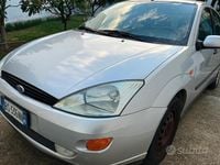 Usata Ford Focus 100 CV (73 kW) 2001 Grigio Berlina