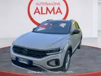 Usata VW T-Roc Life 110 CV (80 kW) 2024 Beige SUV