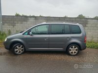 Usata VW Touran Trendline 140 CV (102 kW) 2004 Grigio Monovolume