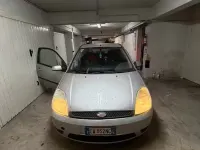 Usata Ford Fiesta 69 CV (50 kW) 2005 Grigio Utilitaria